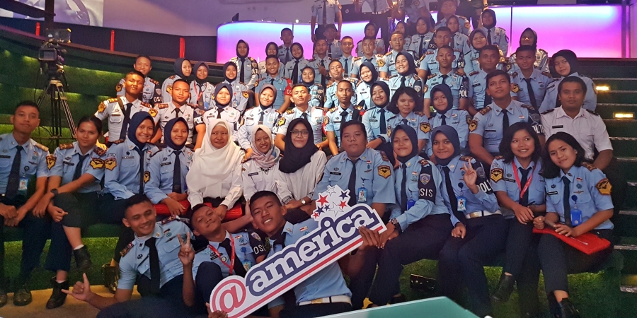 Bisa Kemudikan F-16, Kunjungan SMKN 4 Depok ke @america Sangat Berkesan